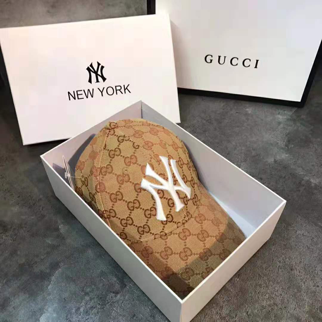 Gucci Unisex Baseball Hat with NY Yankees Patch-Brown