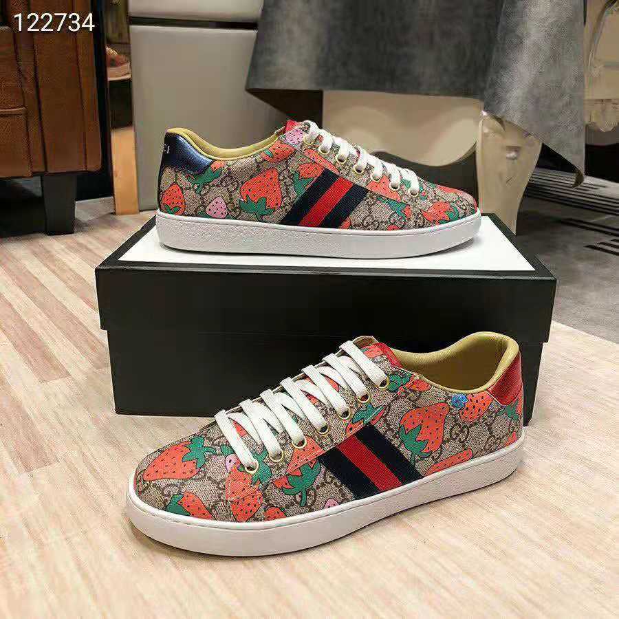Gucci Women’s Ace GG Gucci Strawberry Sneaker in GG Supreme Canvas in 2cm Height-Brown