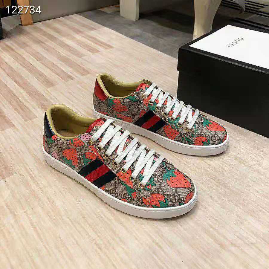 Gucci Women’s Ace GG Gucci Strawberry Sneaker in GG Supreme Canvas in 2cm Height-Brown