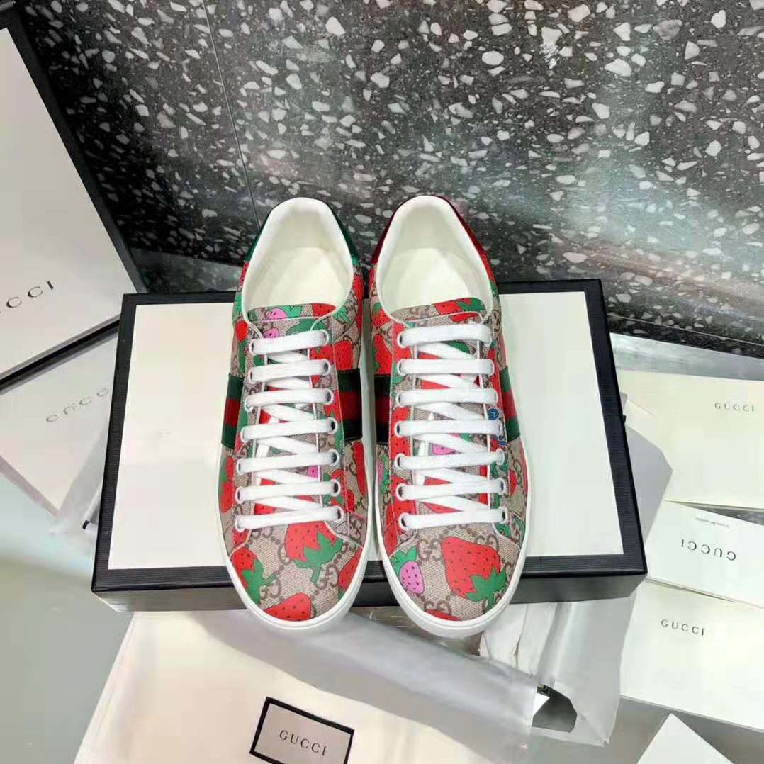 Gucci Women’s Ace GG Gucci Strawberry Sneaker in GG Supreme Canvas in 2cm Height-Brown