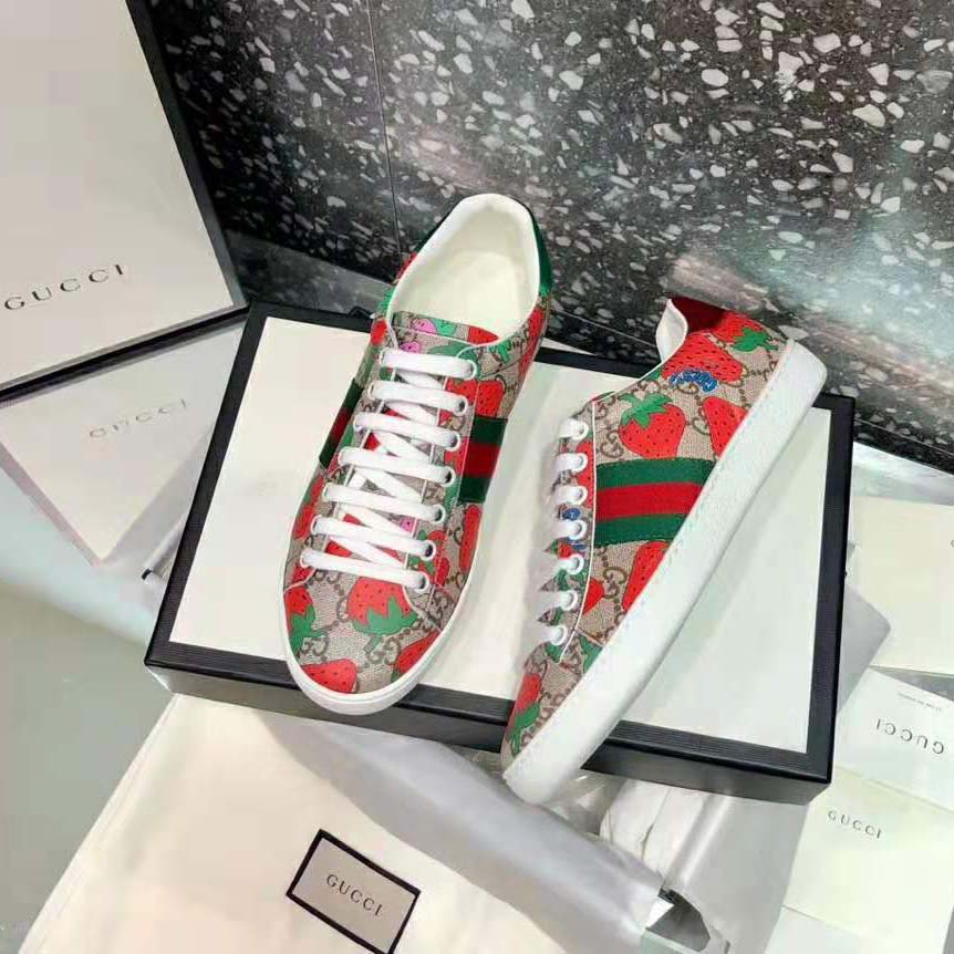 Gucci Women’s Ace GG Gucci Strawberry Sneaker in GG Supreme Canvas in 2cm Height-Brown