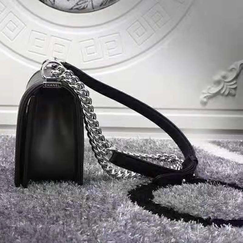 Chanel Women Boy Chanel Handbag in Calfskin Leather-Black