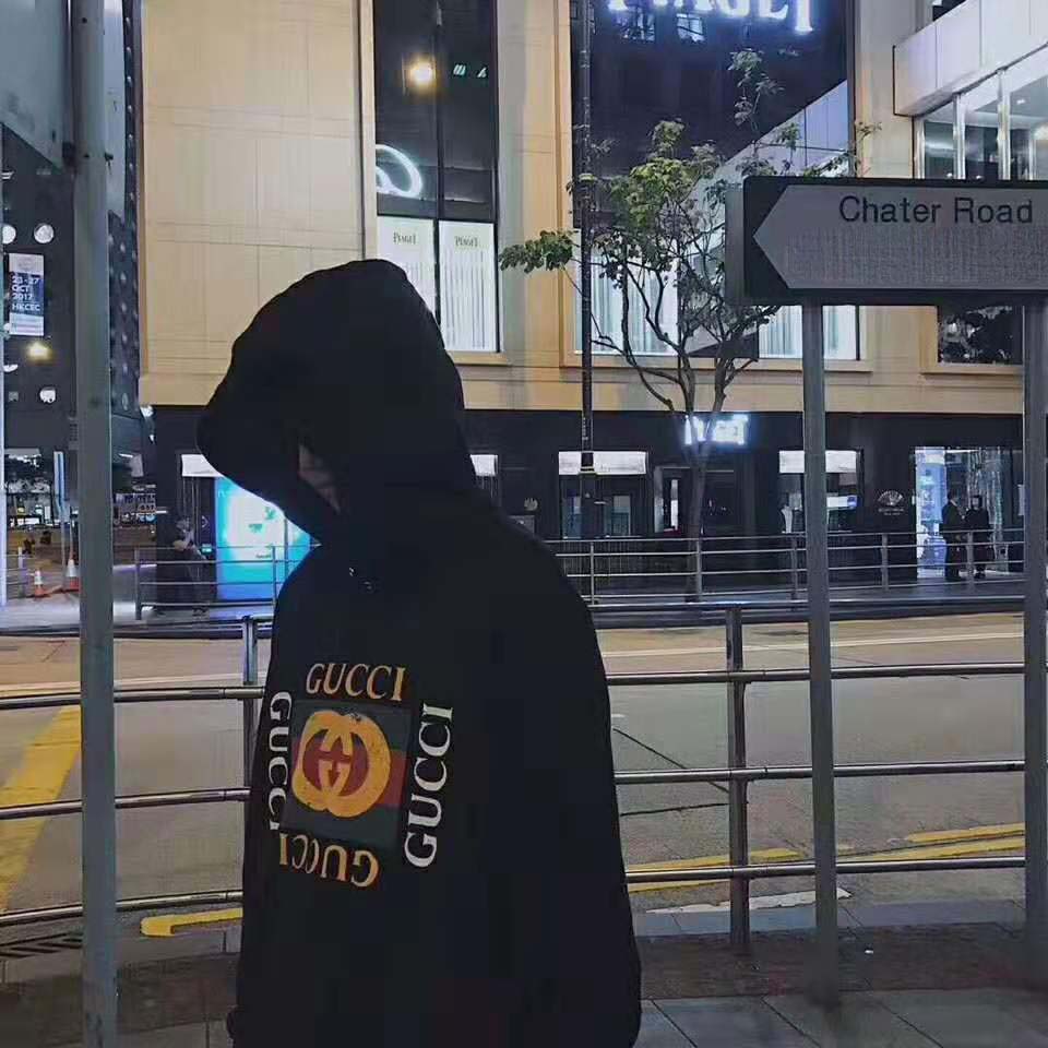 Gucci Men Oversize Sweatshirt with Gucci Logo in 100% Cotton-Black