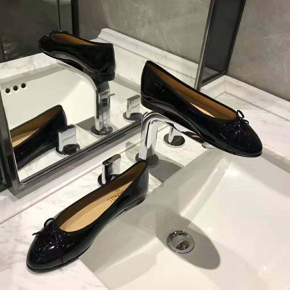 Chanel Women Ballerinas in Patent Calfskin Leather-Black
