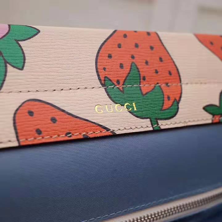 Gucci GG Women Gucci Zumi Strawberry Print Medium Top Handle Bag in Gucci Strawberry Print Ivory Leather
