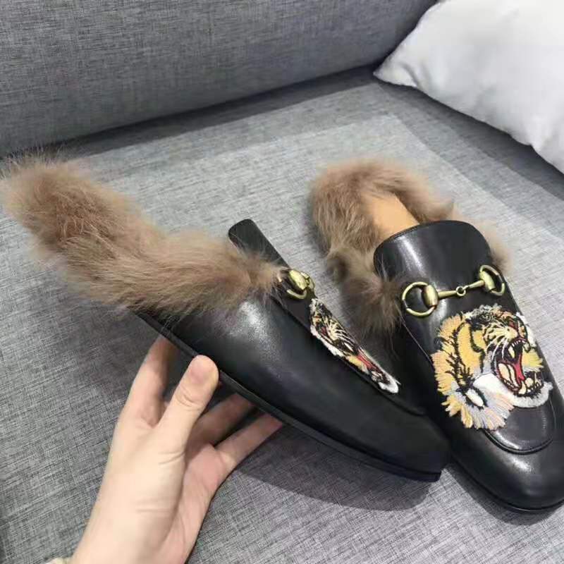 Gucci Unisex Princetown Slipper with Tiger in Lamb Wool-Black