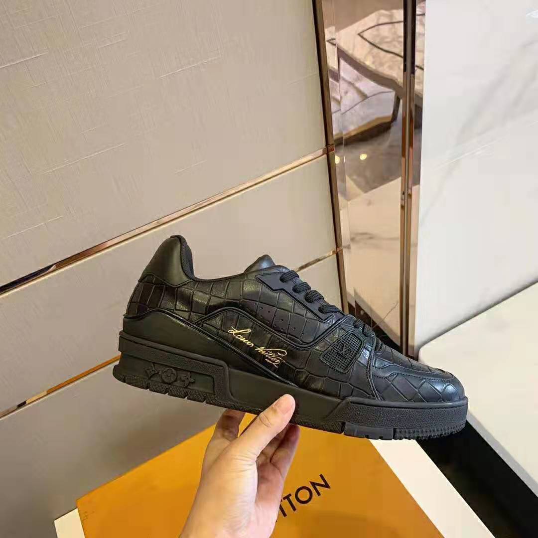 Louis Vuitton LV Men LV Trainer Sneaker-Exclusively Online in Alligator-Embossed Calf Leather-Black