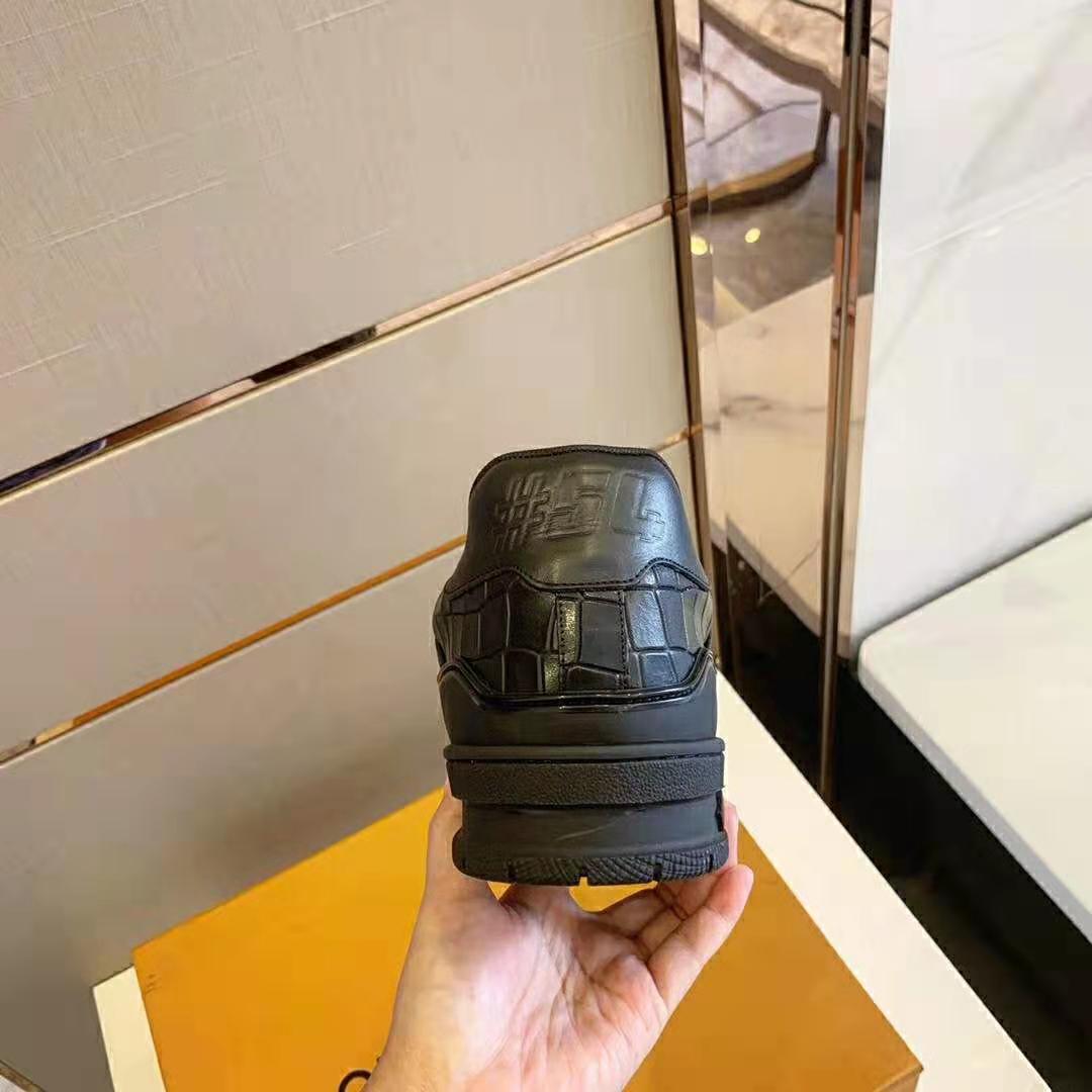 Louis Vuitton LV Men LV Trainer Sneaker-Exclusively Online in Alligator-Embossed Calf Leather-Black
