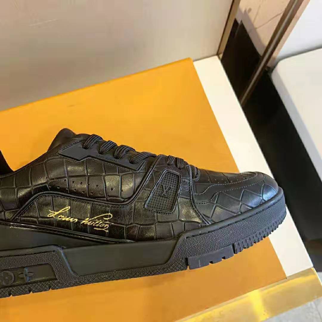 Louis Vuitton LV Men LV Trainer Sneaker-Exclusively Online in Alligator-Embossed Calf Leather-Black