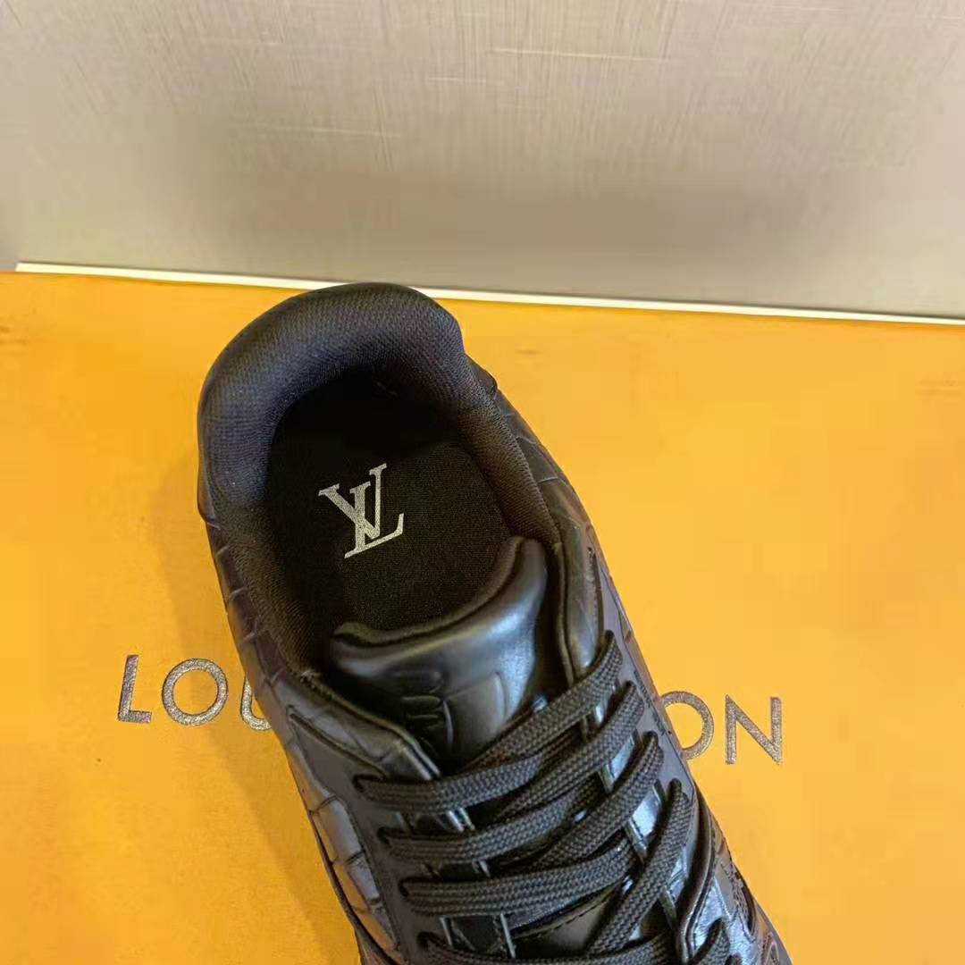 Louis Vuitton LV Men LV Trainer Sneaker-Exclusively Online in Alligator-Embossed Calf Leather-Black