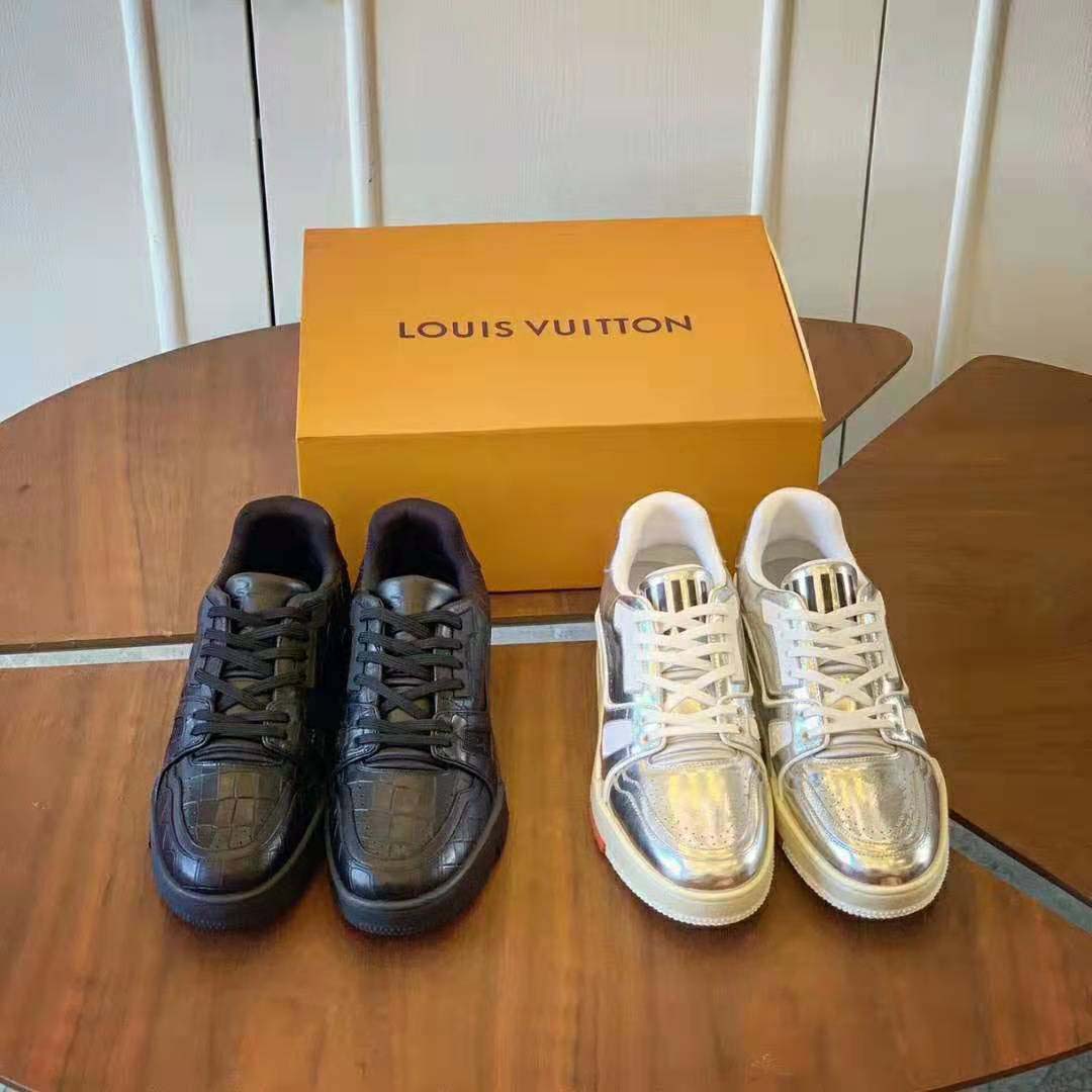 Louis Vuitton LV Men LV Trainer Sneaker-Exclusively Online in Alligator-Embossed Calf Leather-Black