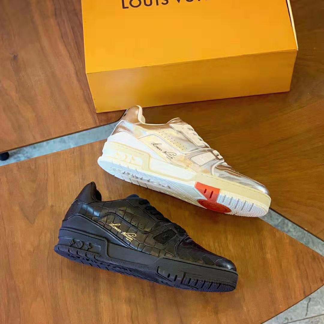 Louis Vuitton LV Men LV Trainer Sneaker-Exclusively Online in Alligator-Embossed Calf Leather-Black