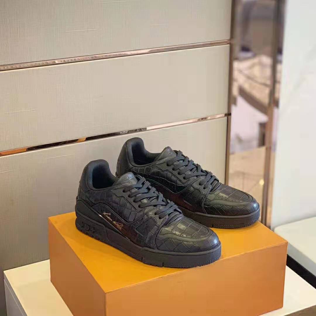 Louis Vuitton LV Men LV Trainer Sneaker-Exclusively Online in Alligator-Embossed Calf Leather-Black