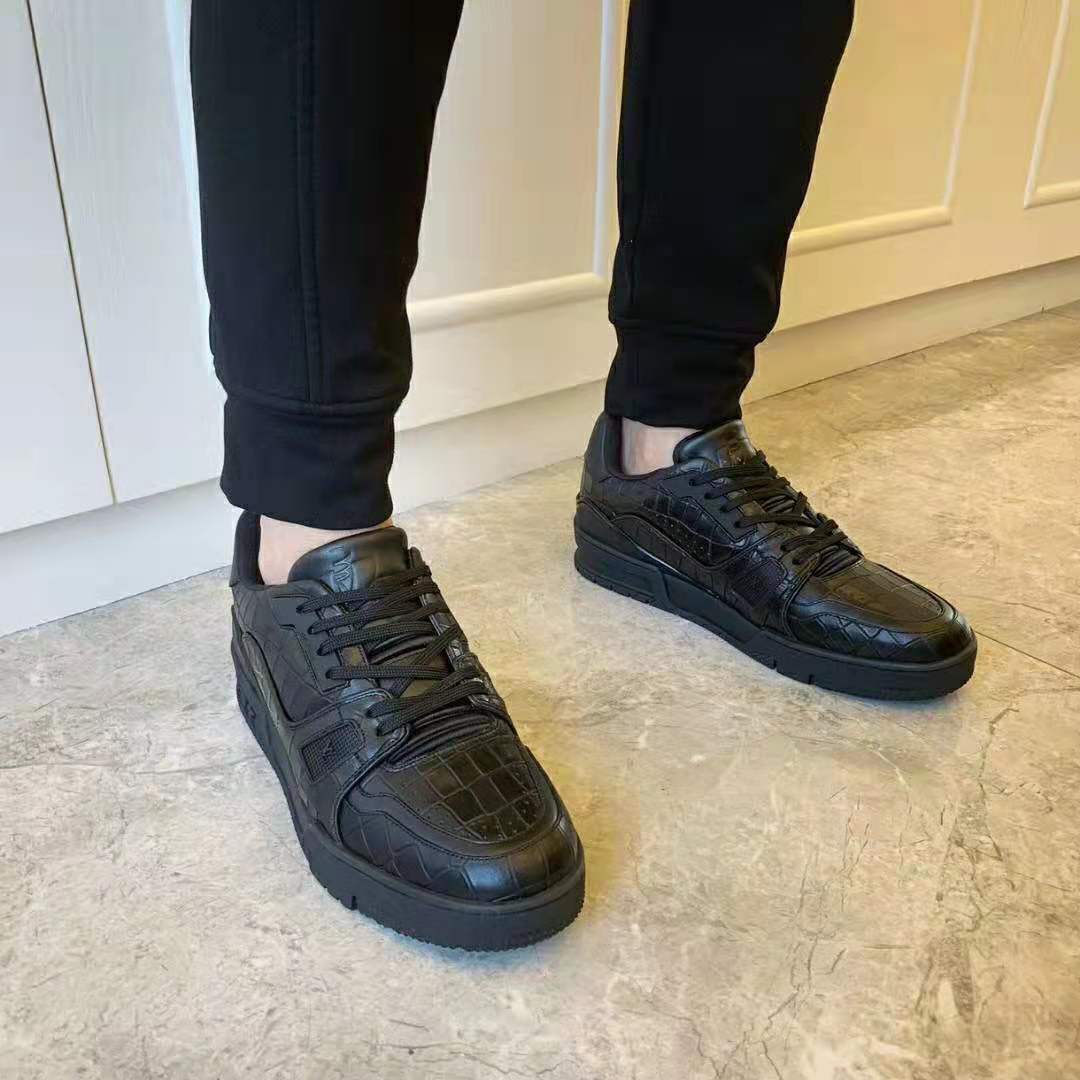 Louis Vuitton LV Men LV Trainer Sneaker-Exclusively Online in Alligator-Embossed Calf Leather-Black