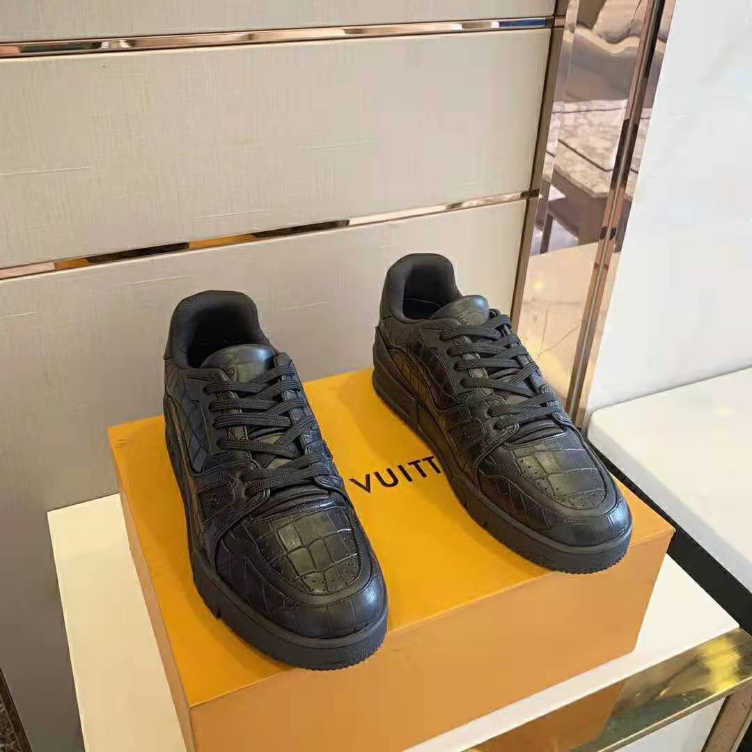 Louis Vuitton LV Men LV Trainer Sneaker-Exclusively Online in Alligator-Embossed Calf Leather-Black
