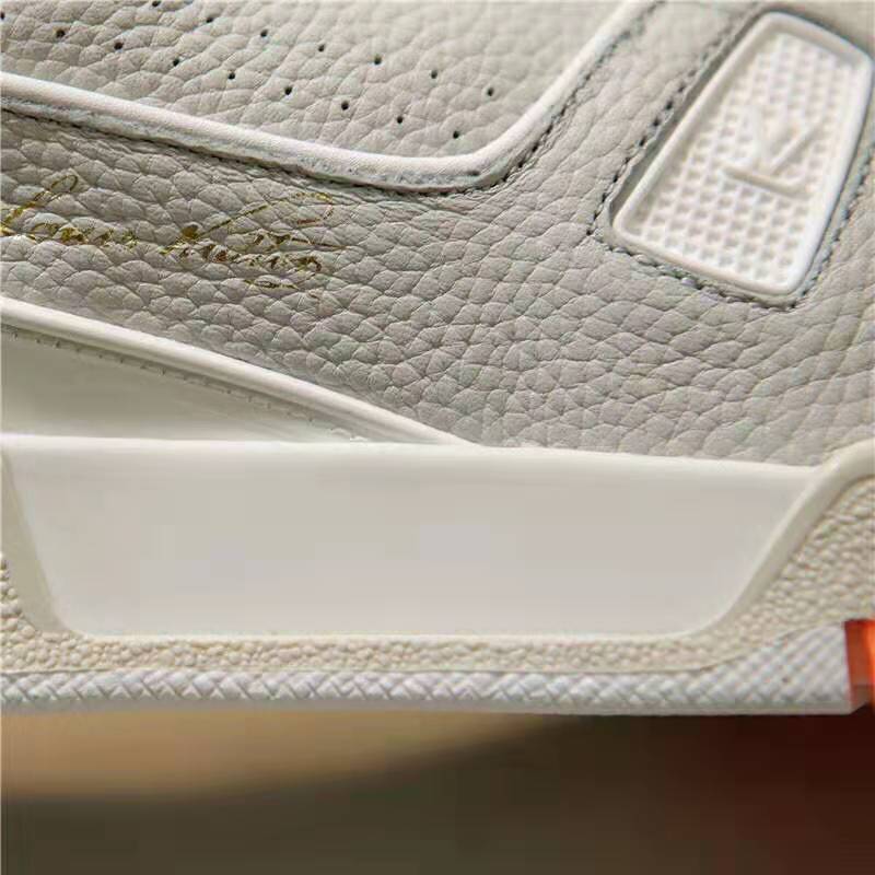 Louis Vuitton LV Unisex LV Trainer Sneaker in Grained Calf Leather-White