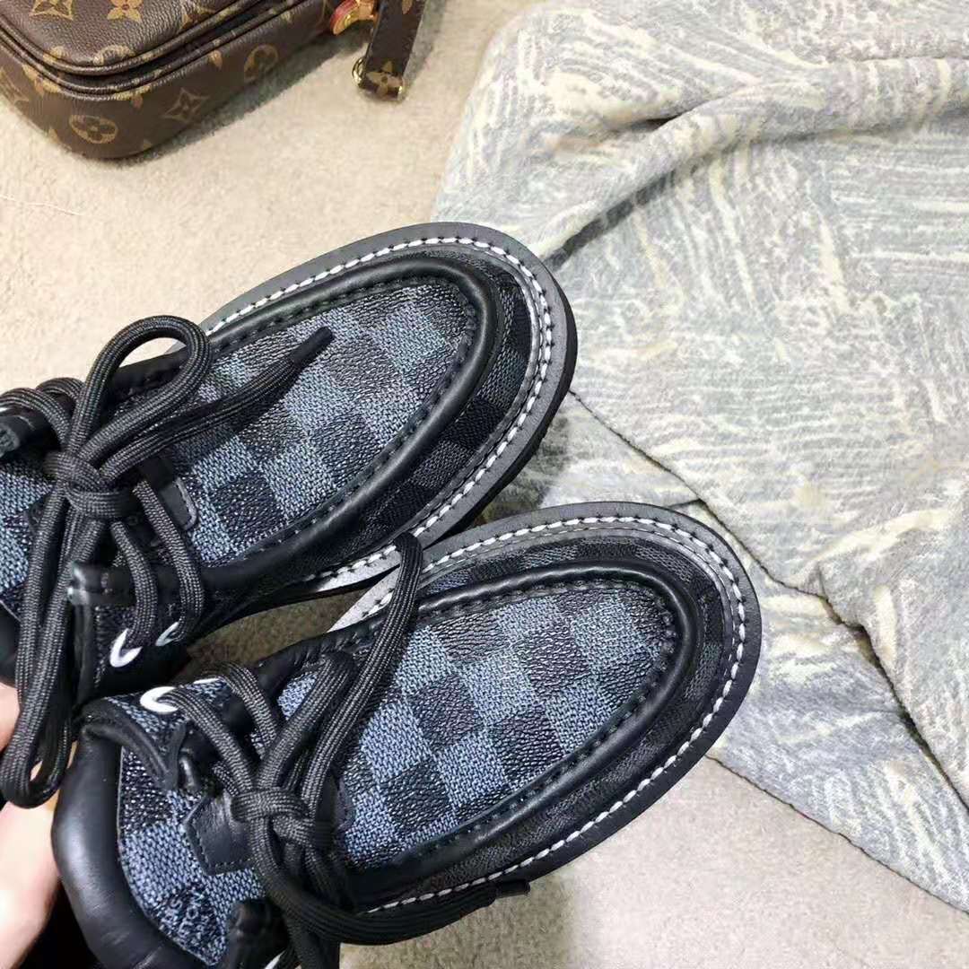 Louis Vuitton LV Women LV Beaubourg Platform Derby in Damier Graphite Canvas-Grey