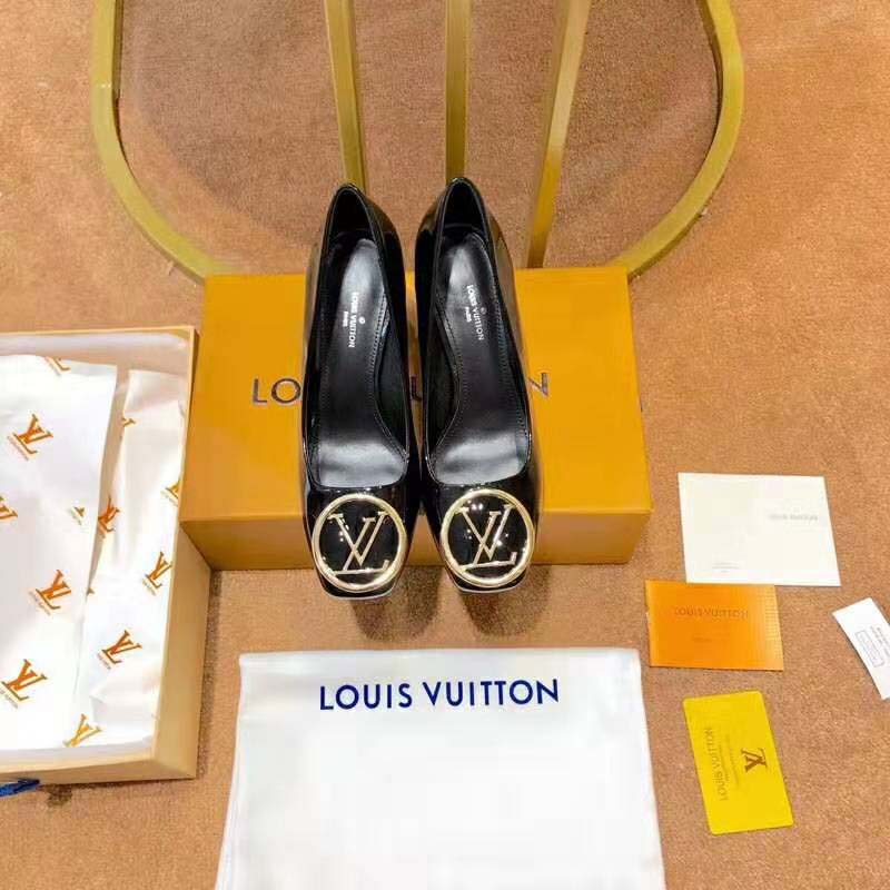 Louis Vuitton LV Women Madeleine Pump in Smooth Calf Leather with Versize LV Circle Signature-Black