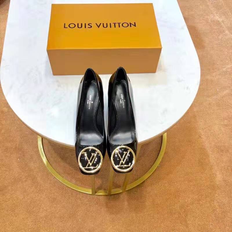 Louis Vuitton LV Women Madeleine Pump in Smooth Calf Leather with Versize LV Circle Signature-Black
