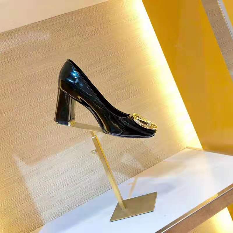 Louis Vuitton LV Women Madeleine Pump in Smooth Calf Leather with Versize LV Circle Signature-Black