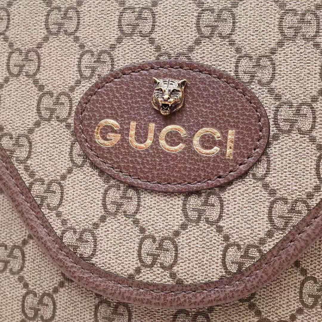 Gucci GG Unisex Neo Vintage GG Medium Messenger in Beige/Ebony GG Supreme Canvas