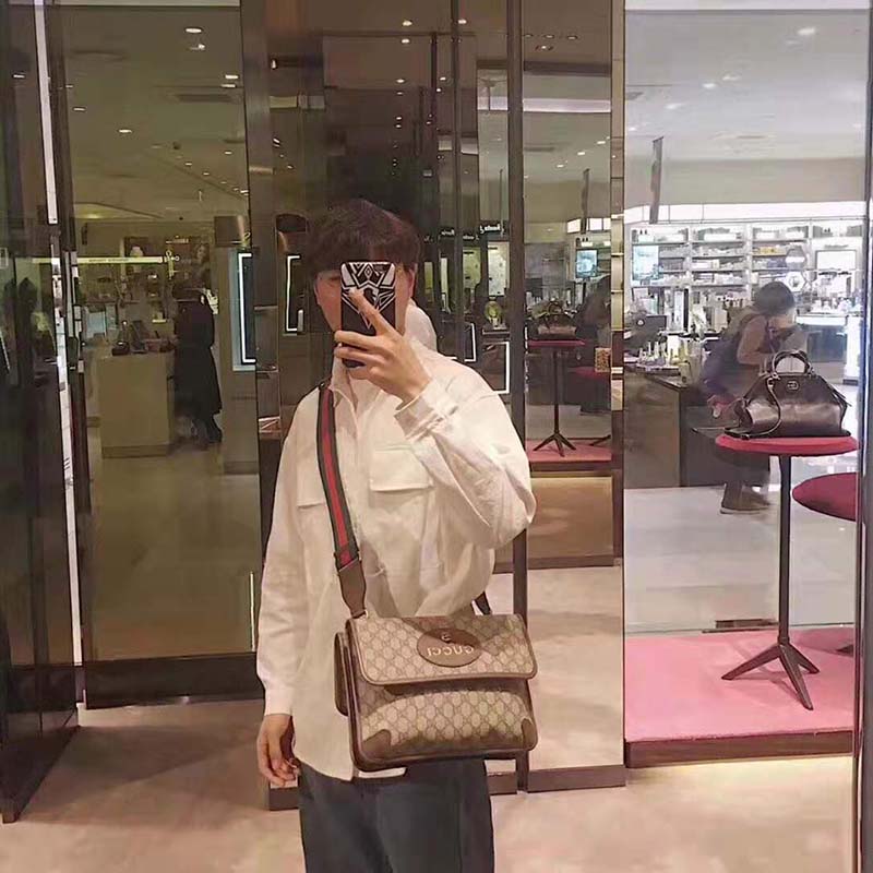 Gucci GG Unisex Neo Vintage Messenger Bag in Beige/Ebony GG Supreme Canvas
