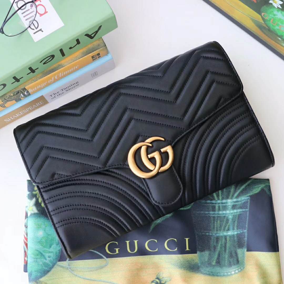 Gucci GG Women GG Marmont Clutch in Black Matelassé Chevron Leather with a Heart