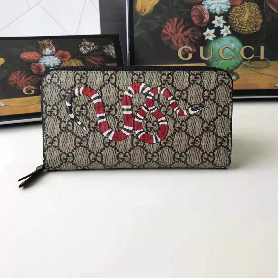 Gucci GG Men Kingsnake Print GG Supreme Zip Around Wallet in Beige/Ebony GG Supreme