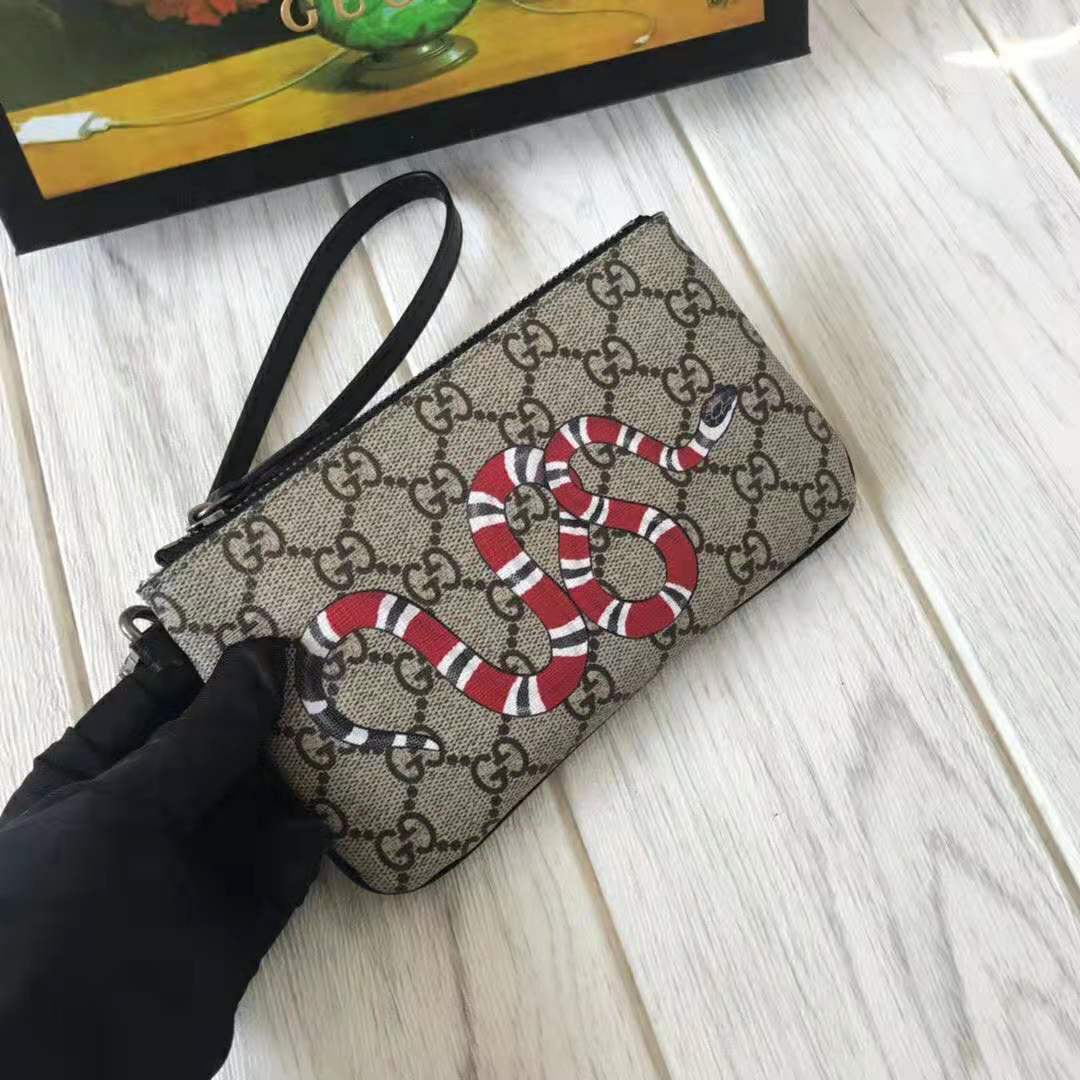 Gucci GG Men Kingsnake Print GG Supreme iPhone Pouch in Beige/Ebony GG Supreme Canvas