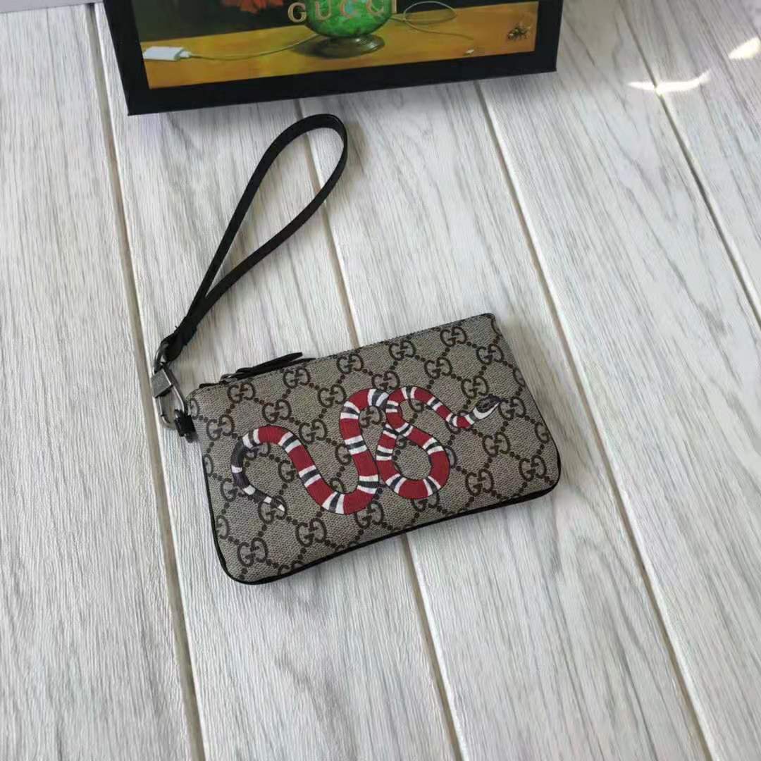 Gucci GG Men Kingsnake Print GG Supreme iPhone Pouch in Beige/Ebony GG Supreme Canvas