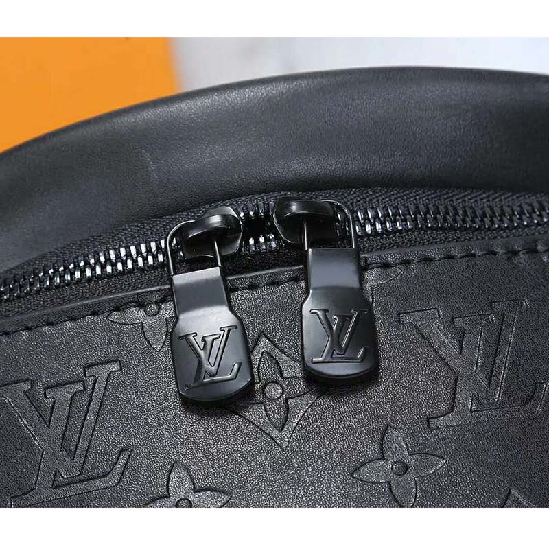 Louis Vuitton LV Men Discovery Bumbag in Monogram Shadow Calf Leather-Black