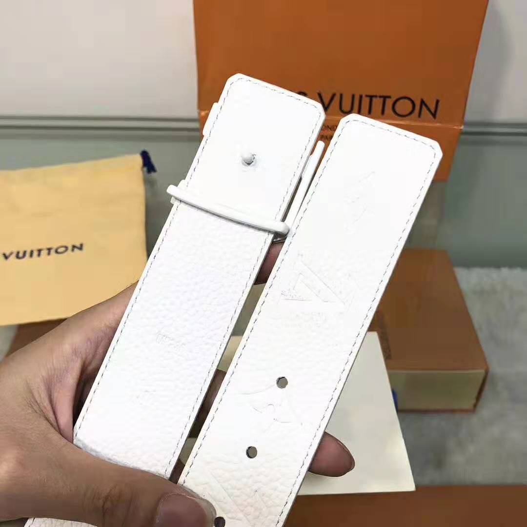 Louis Vuitton LV Unisex LV Shape 40mm Belt in Embossed White Taurillon Leather