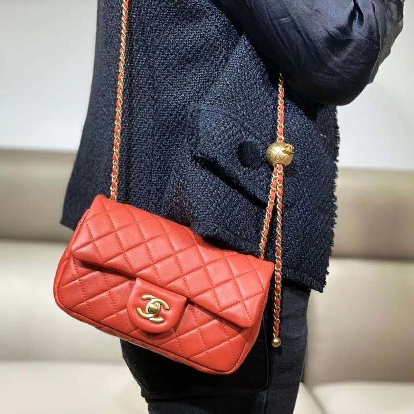Chanel Women Mini Flap Bag in Lambskin Leather-Black