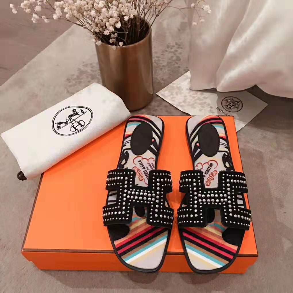 Hermes Women Oran Sandal Suede Goatskin Palladium Plated Studs Iconic “H”