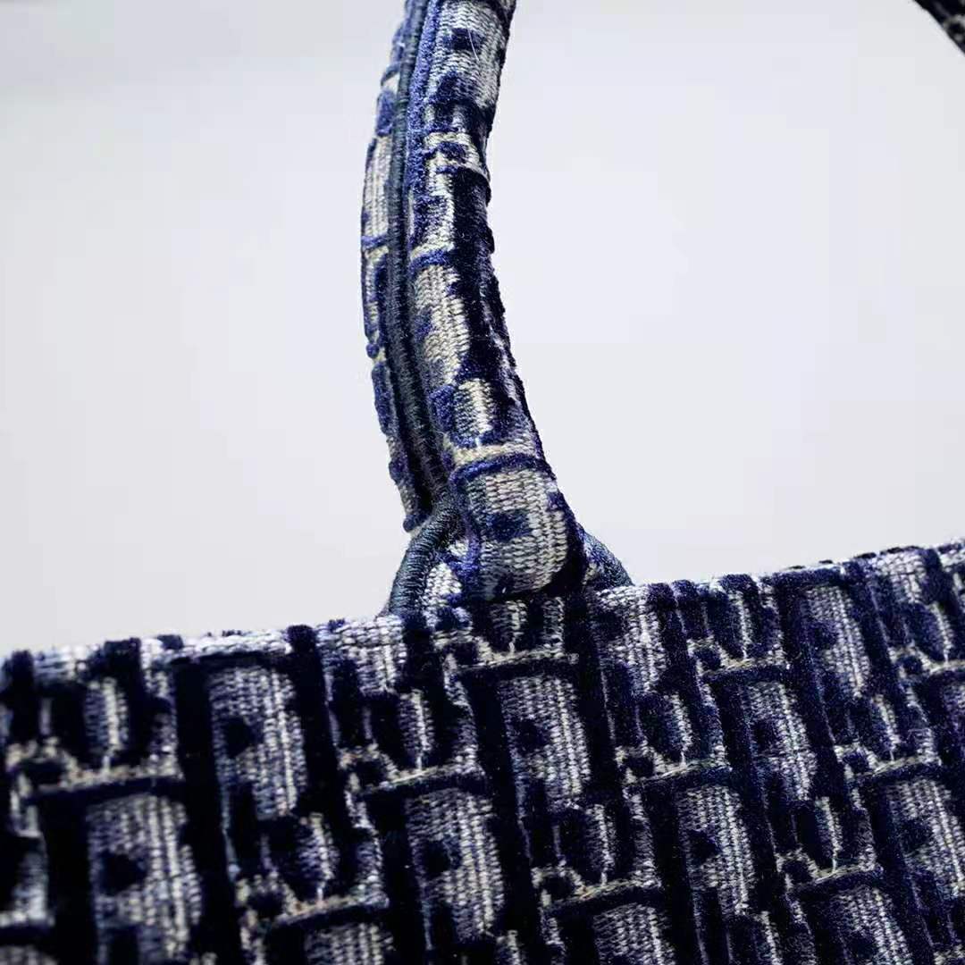 Dior Women Dior Book Tote Blue Dior Oblique Embroidery