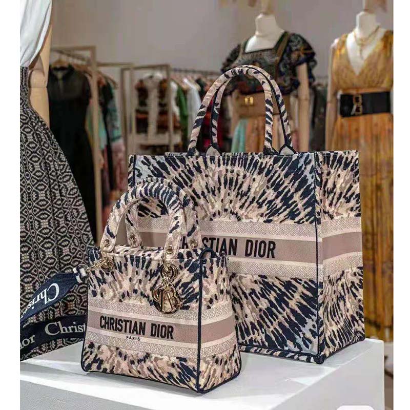 Dior Women Saddle Pouch Blue Dior Oblique Jacquard ‘D’ Stirrup