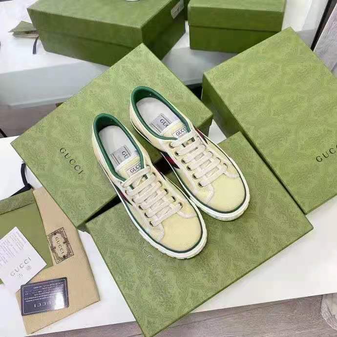 Gucci GG Unisex Gucci Tennis 1977 Sneaker Butter Cotton Green and Red Web