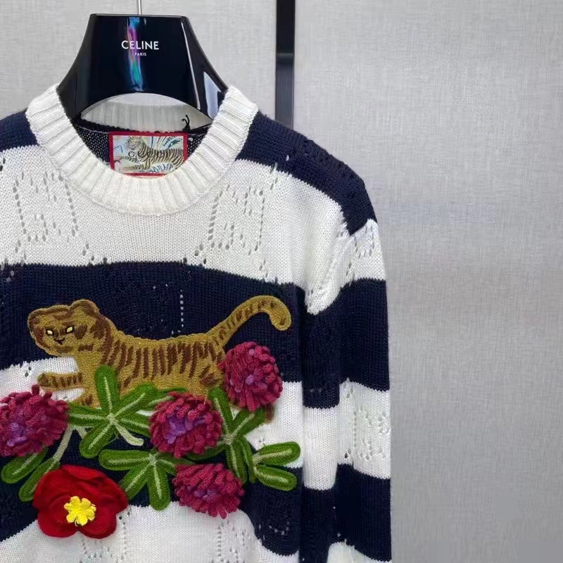 Gucci GG Women Gucci Tiger Wool Sweater Embroidery Tiger Flower Crewneck