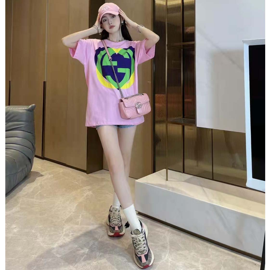 Gucci Women GG Interlocking G Heart T-Shirt Pink Cotton Jersey Crewneck Oversize Fit