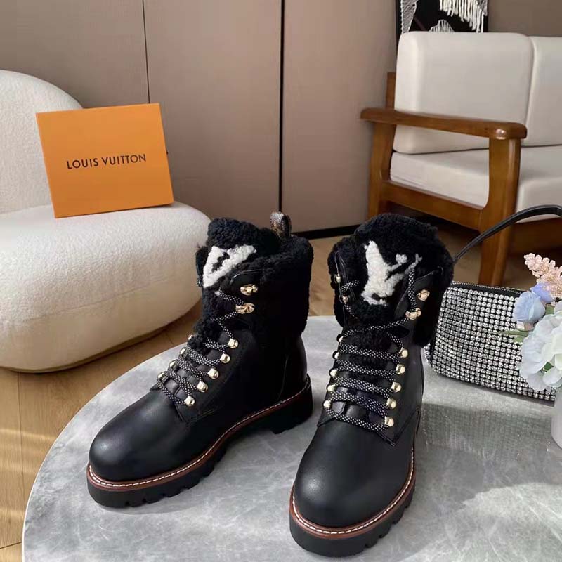 Louis Vuitton Unisex Territory Flat Ranger Black Calf Leather Shearling Initials Monogram Flower