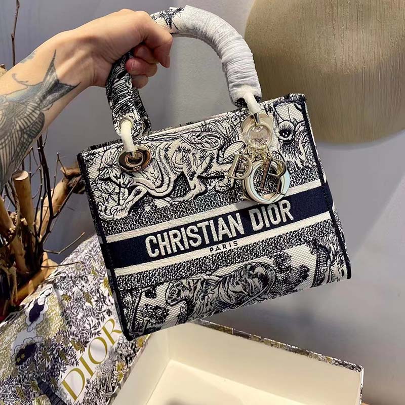 Dior Women CD Medium Lady D-Lite Bag Blue Toile De Jouy Embroidery