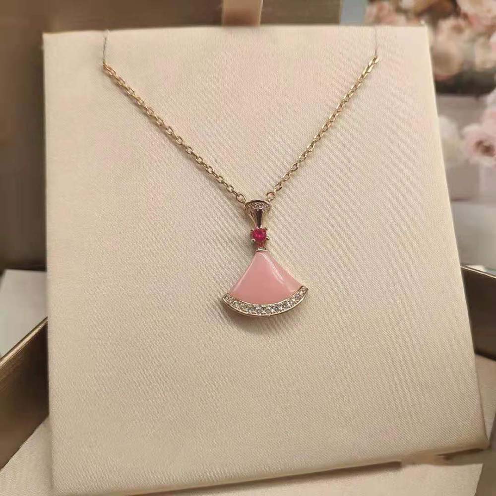 Bvlgari Women Divas Dream Necklace in 18 KT Rose Gold