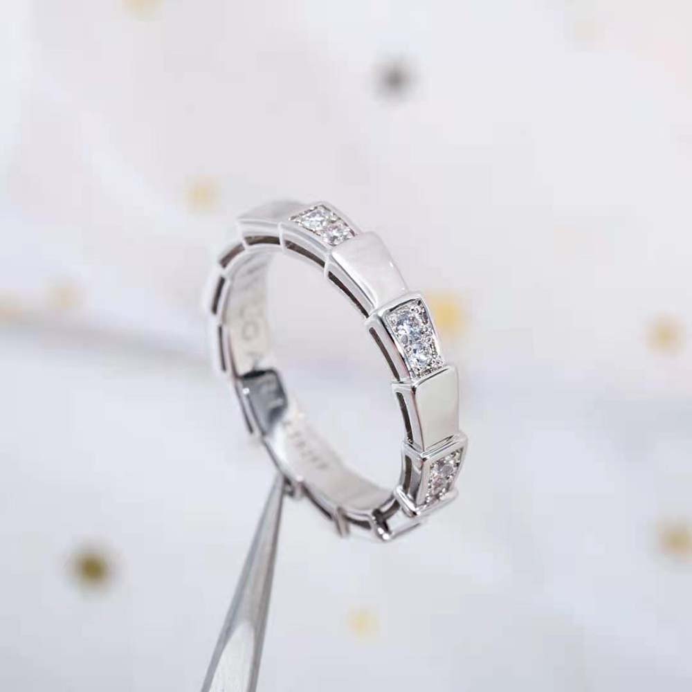 Bvlgari Women Use of Unconventional Materials Serpenti Viper Ring-Silver