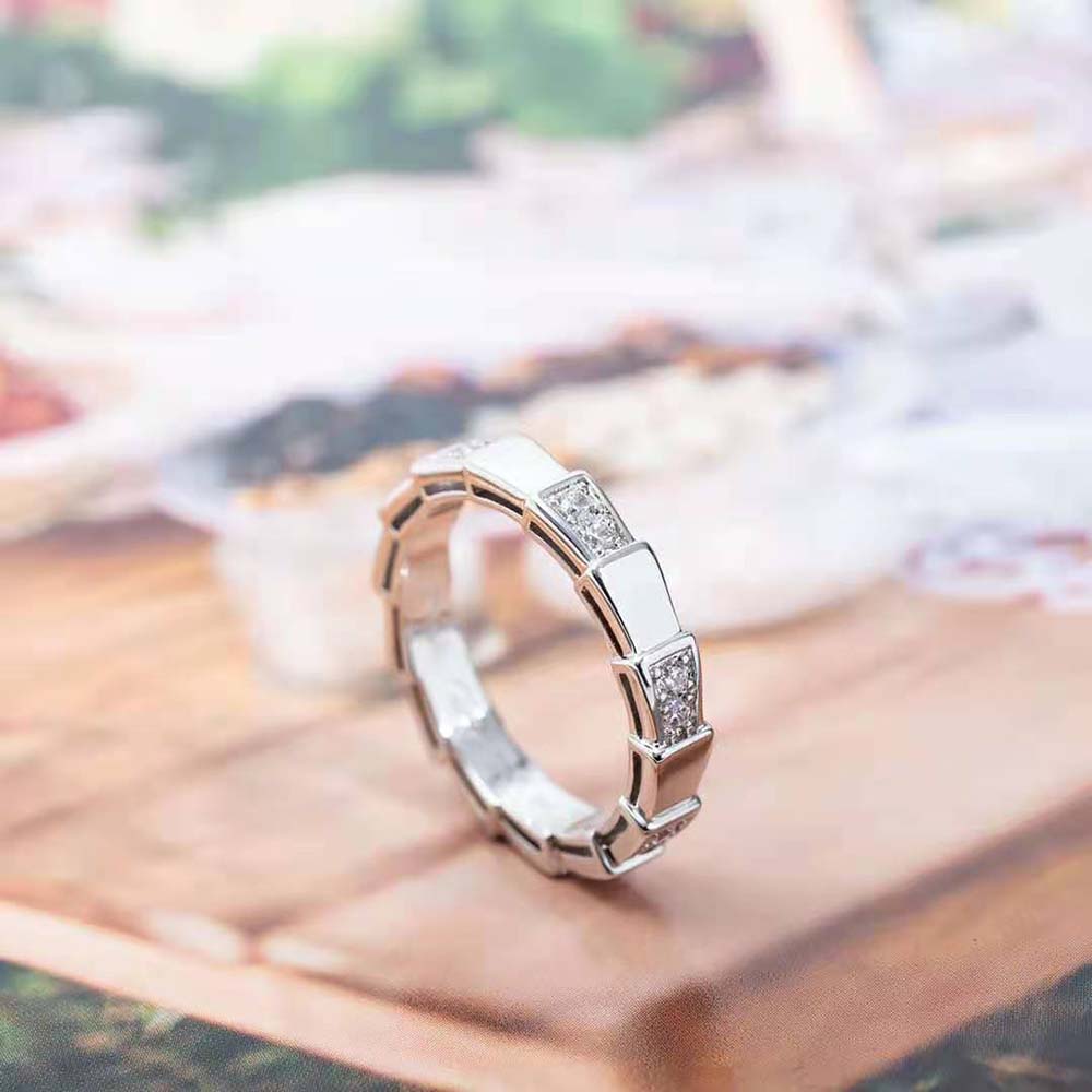 Bvlgari Women Use of Unconventional Materials Serpenti Viper Ring-Silver