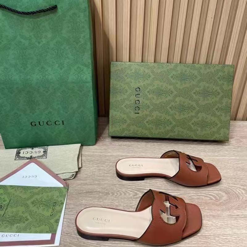 Gucci Women Interlocking G Cut Out Slide Sandal Cuir Leather Flat