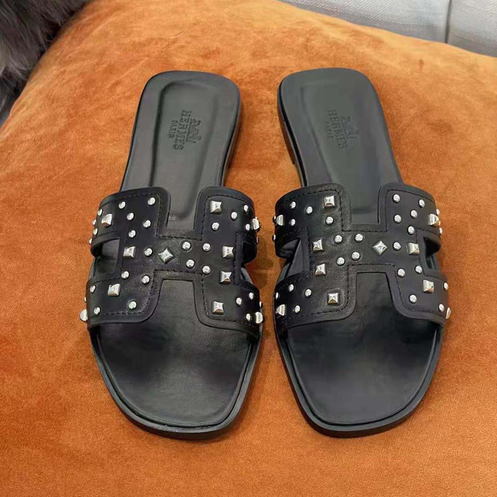 Hermes Women Oran Sandal in Calfskin Black