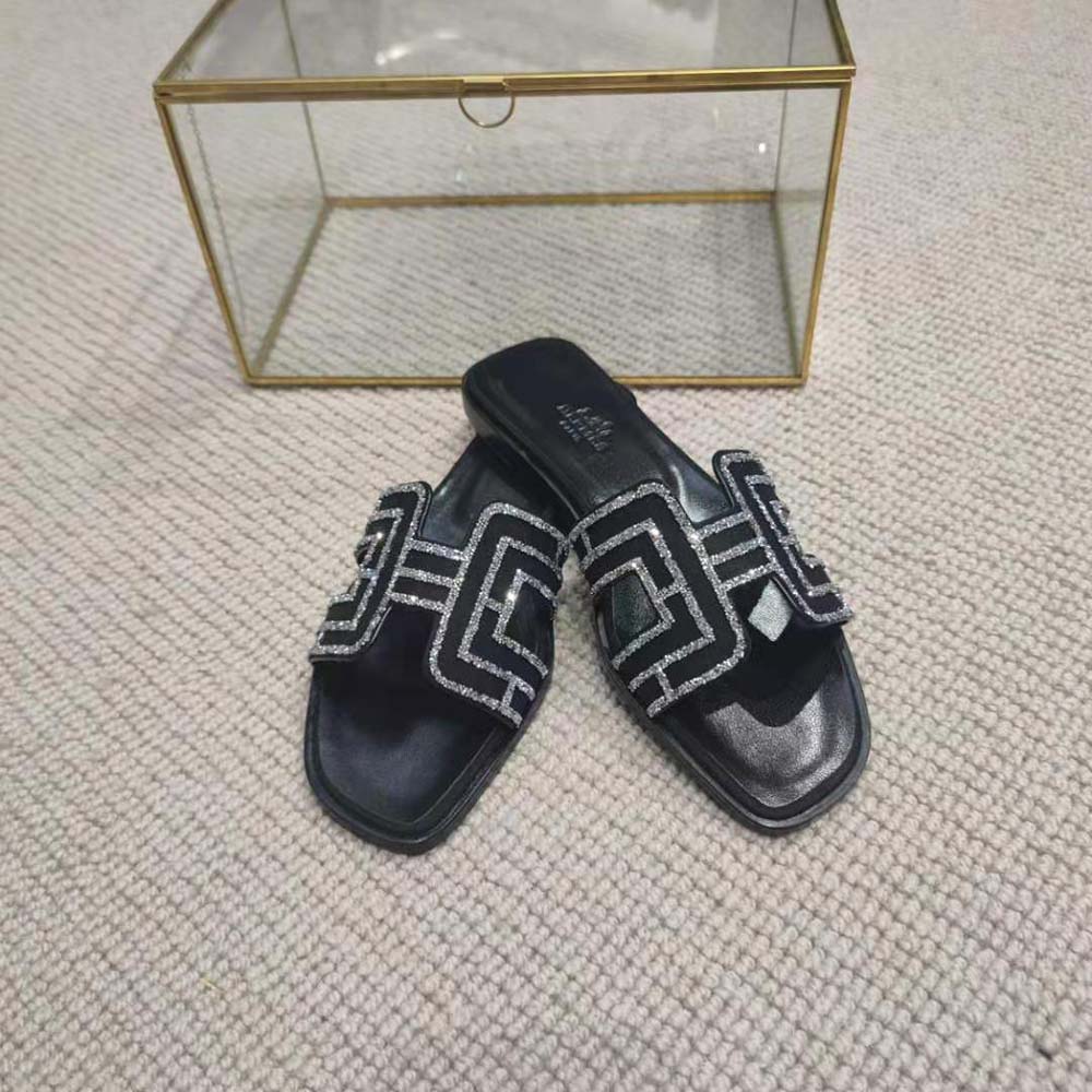 Hermes Women Oran Sandal in Suede Goatskin-Black