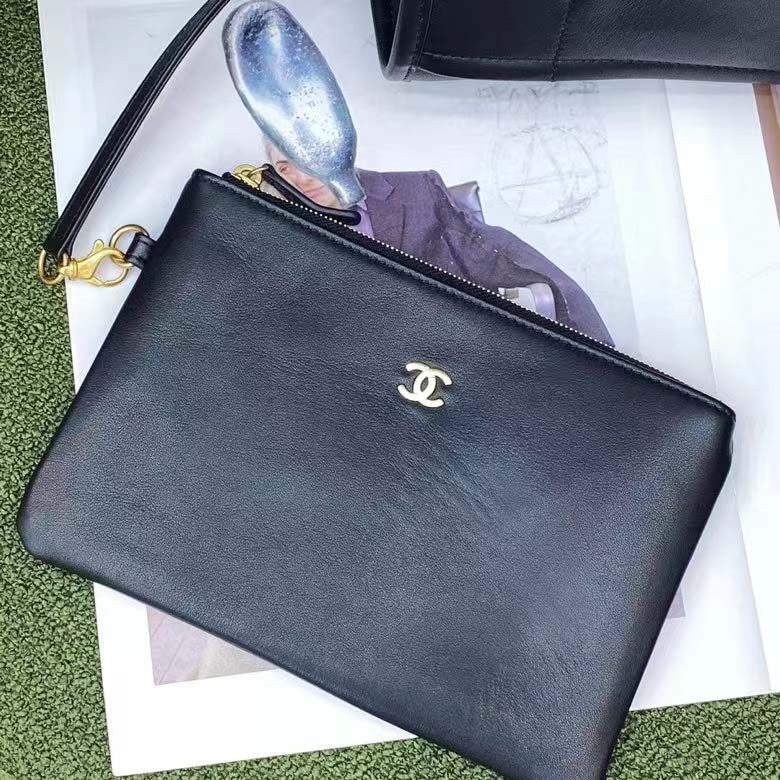 Chanel Women CC Large Shopping Bag Calfskin Aged Gold-Tone Metal Black