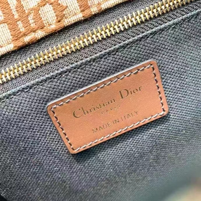 Dior Women CD 30 Montaigne Bag CD Clasp Burgundy Dior Oblique Jacquard