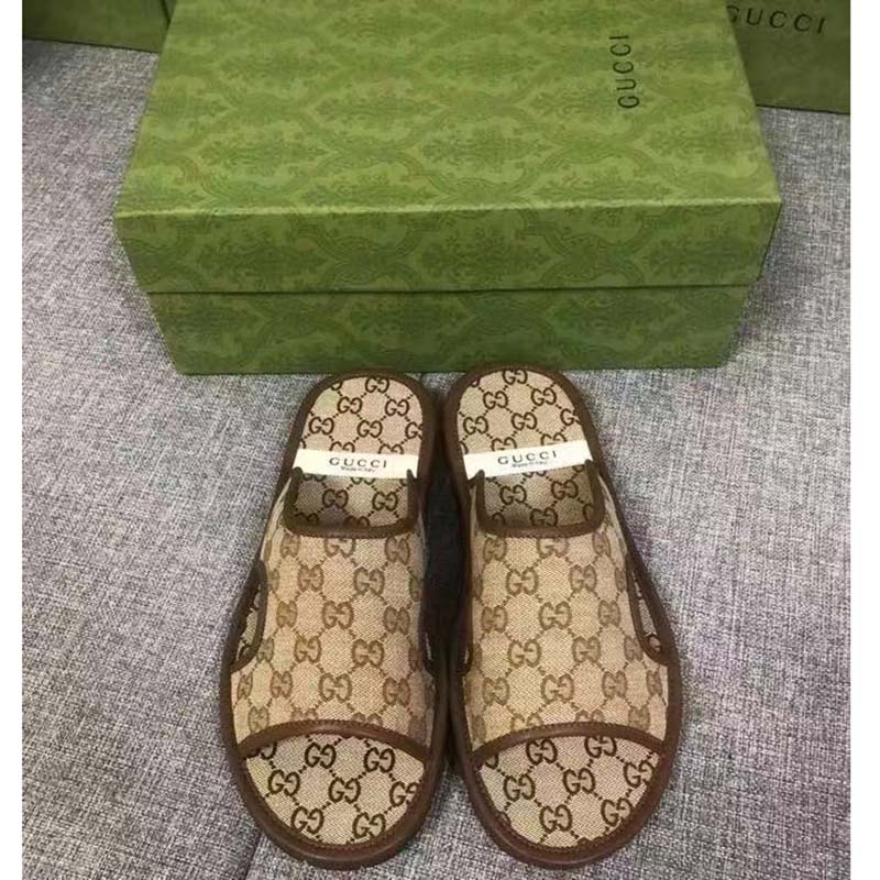Gucci Unisex GG Supreme Slide Sandal Beige Ebony GG Supreme Canvas